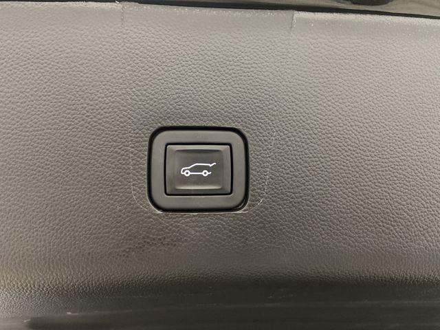 used 2023 Chevrolet Traverse car, priced at $39,999