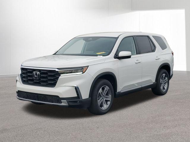 new 2025 Honda Pilot car, priced at $43,295
