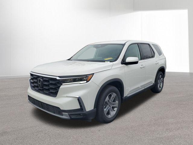 new 2025 Honda Pilot car, priced at $43,295