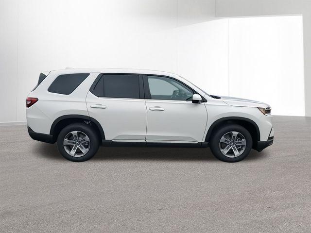 new 2025 Honda Pilot car, priced at $43,295