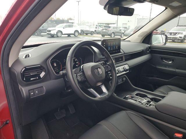 used 2025 Honda Pilot car, priced at $43,971