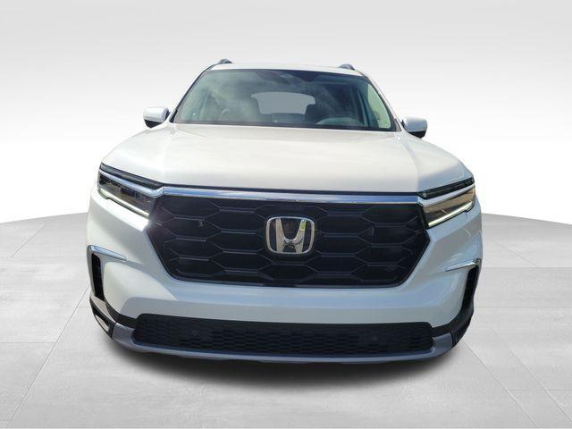 new 2025 Honda Pilot car, priced at $49,805