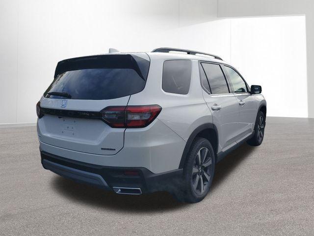 new 2025 Honda Pilot car, priced at $46,303