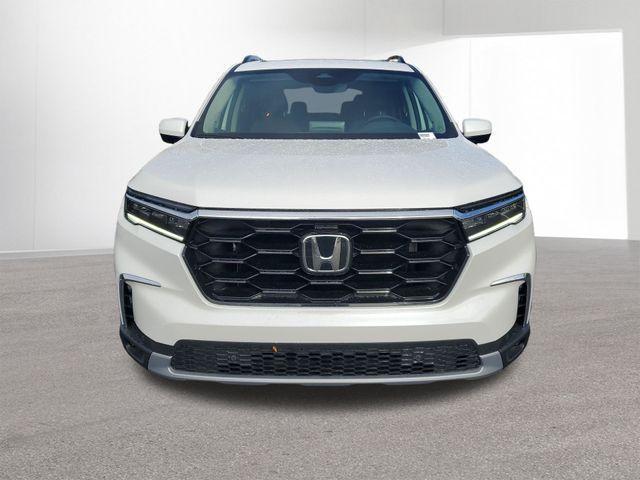 new 2025 Honda Pilot car, priced at $46,303