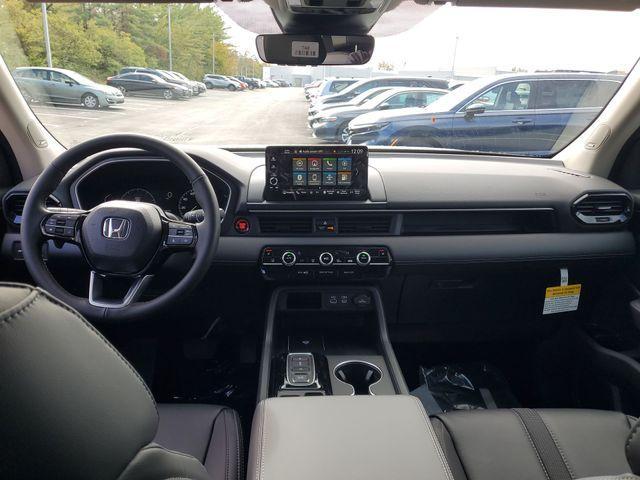 new 2025 Honda Pilot car, priced at $46,303