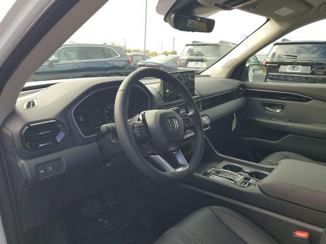 new 2025 Honda Pilot car, priced at $46,303