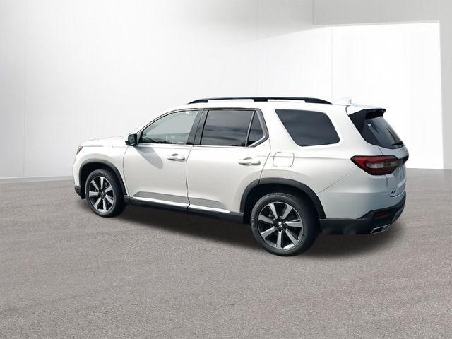 new 2025 Honda Pilot car, priced at $46,303
