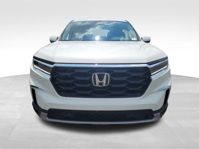 new 2025 Honda Pilot car, priced at $45,965