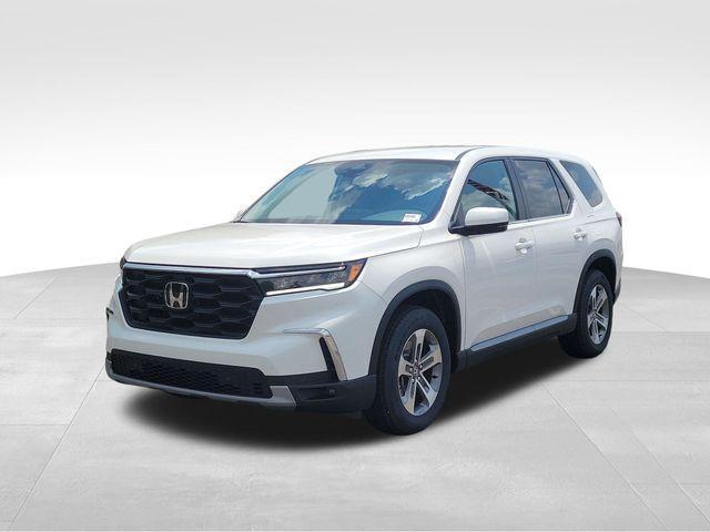 new 2025 Honda Pilot car, priced at $45,965