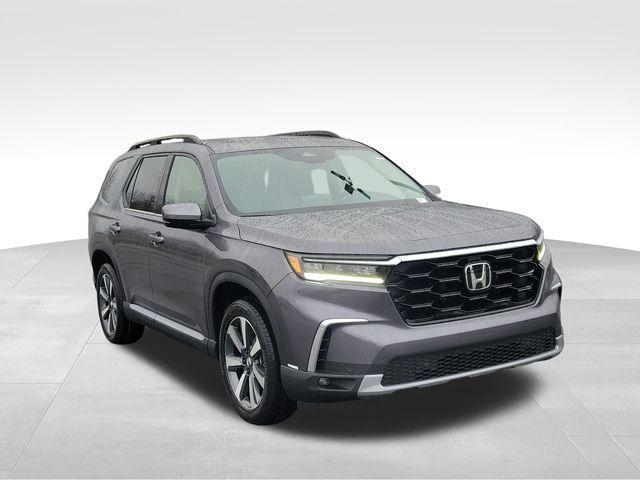 new 2025 Honda Pilot car, priced at $48,955