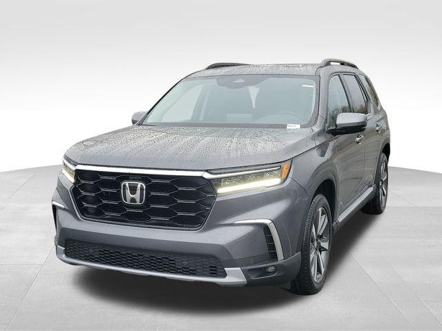 new 2025 Honda Pilot car, priced at $48,955