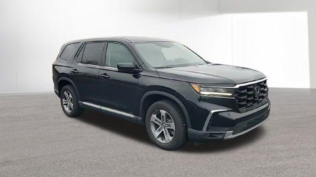 used 2023 Honda Pilot car, priced at $37,412