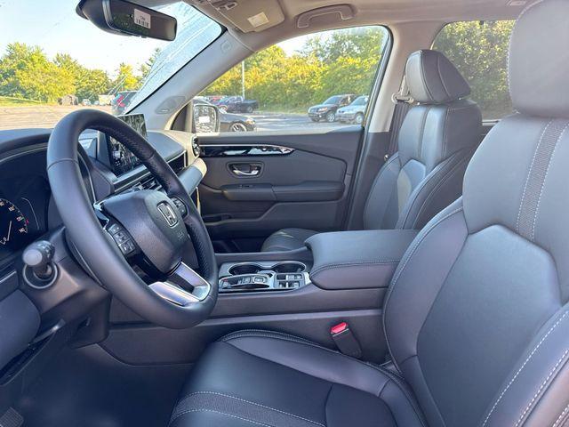 new 2025 Honda Pilot car, priced at $47,339