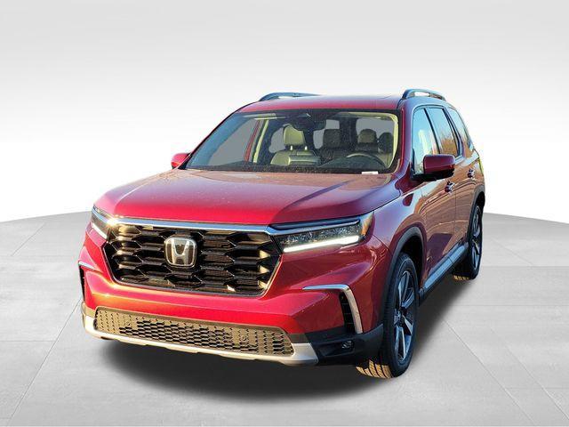 new 2025 Honda Pilot car, priced at $49,392