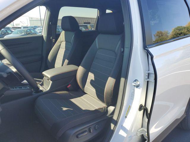 new 2026 Honda CR-V Hybrid car, priced at $37,566