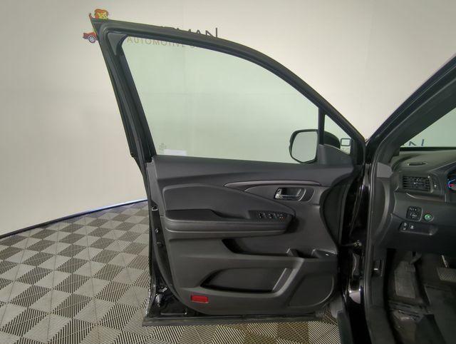 used 2022 Honda Pilot car, priced at $27,615