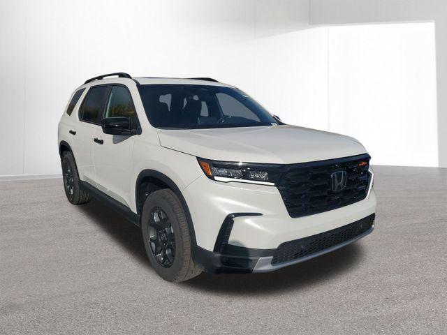 new 2025 Honda Pilot car, priced at $46,859