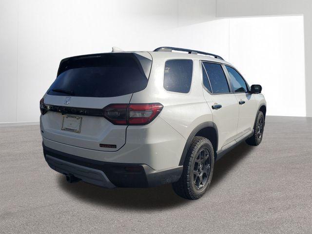 new 2025 Honda Pilot car, priced at $46,859