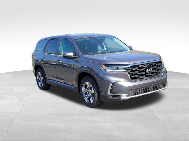 new 2025 Honda Pilot car, priced at $45,816