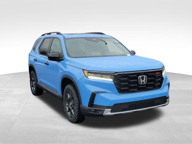 new 2025 Honda Pilot car, priced at $49,661