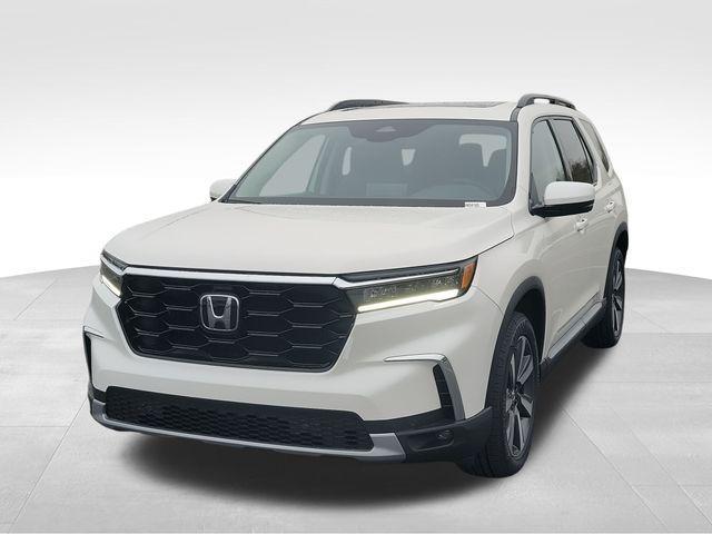 new 2025 Honda Pilot car, priced at $49,392