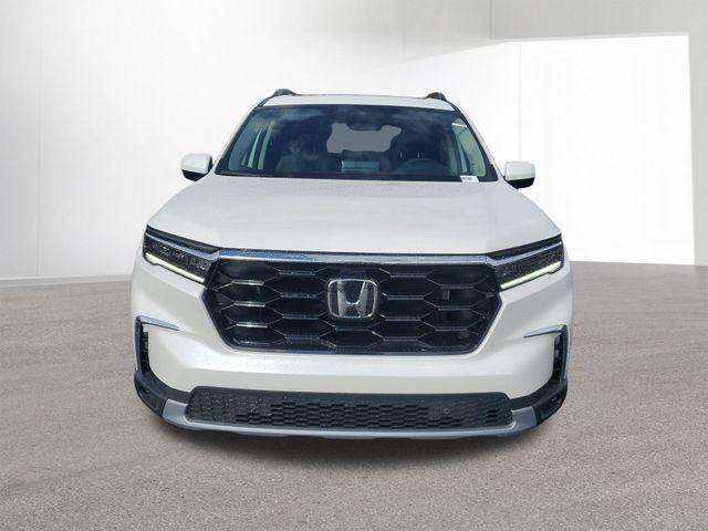 new 2025 Honda Pilot car, priced at $46,850