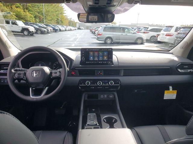 new 2025 Honda Pilot car, priced at $46,850