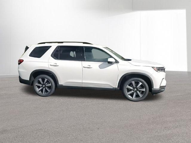 new 2025 Honda Pilot car, priced at $46,850