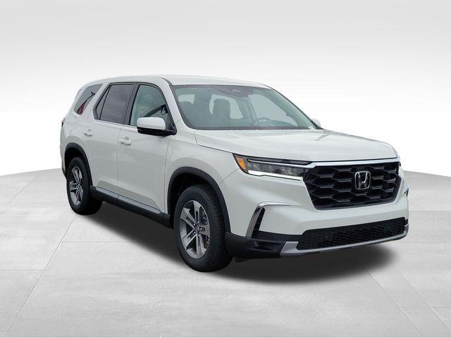 new 2025 Honda Pilot car, priced at $46,253