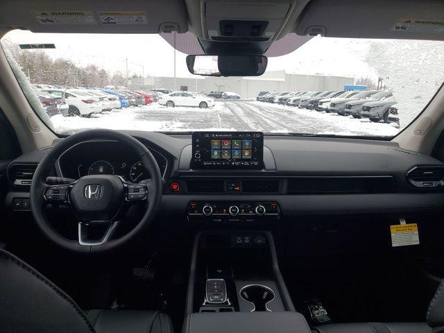 new 2025 Honda Pilot car, priced at $46,423