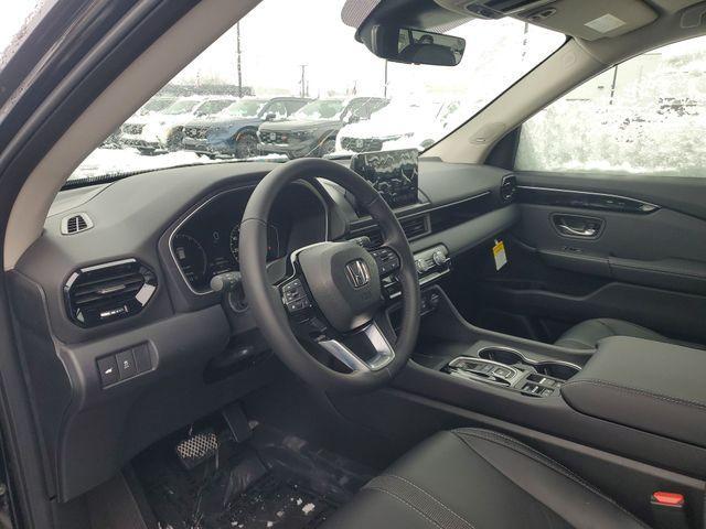 new 2025 Honda Pilot car, priced at $46,423