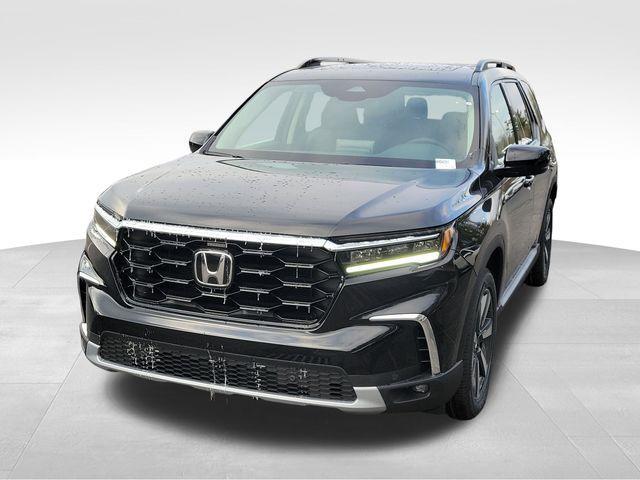 new 2025 Honda Pilot car, priced at $48,955