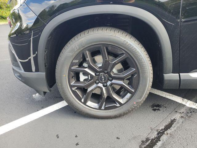 new 2025 Honda Pilot car, priced at $47,886