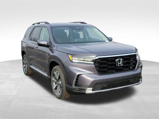 new 2025 Honda Pilot car, priced at $48,955