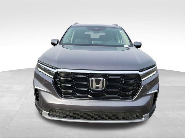 new 2025 Honda Pilot car, priced at $48,955