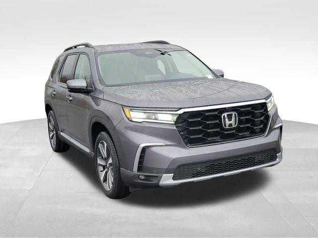 new 2025 Honda Pilot car, priced at $52,296