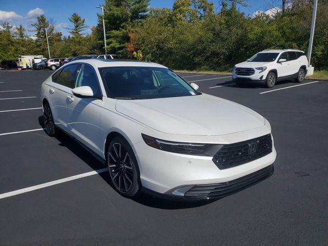 new 2025 Honda Accord Hybrid car, priced at $38,197