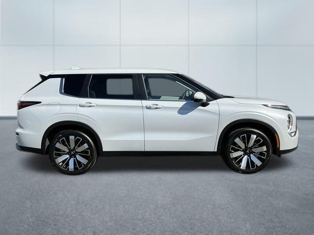 new 2025 Mitsubishi Outlander car, priced at $35,154