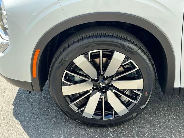 new 2025 Mitsubishi Outlander car, priced at $38,002