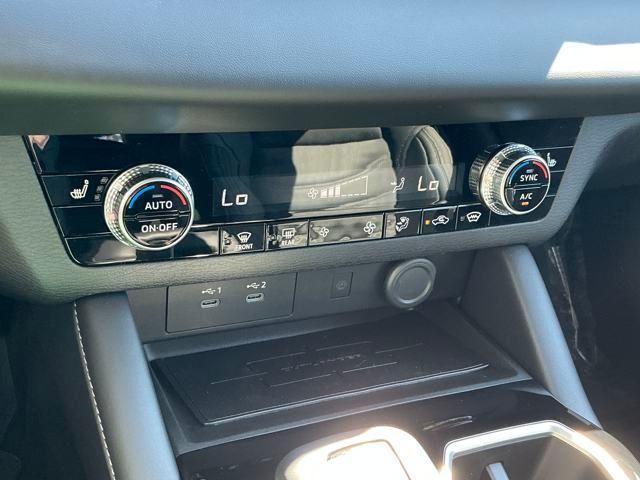new 2025 Mitsubishi Outlander car, priced at $38,002