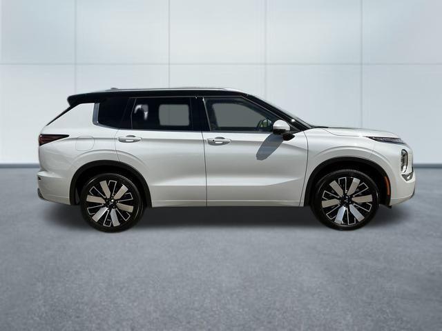 new 2025 Mitsubishi Outlander car, priced at $44,881