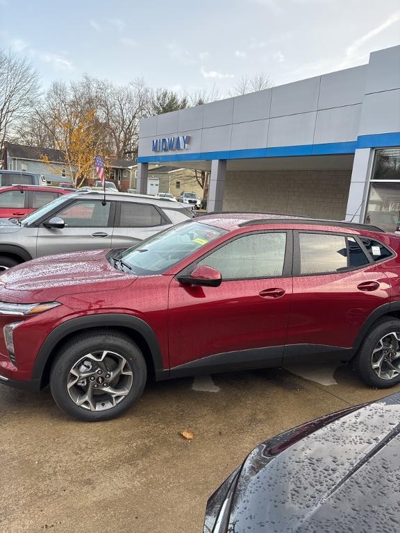 new 2025 Chevrolet Trax car, priced at $25,550