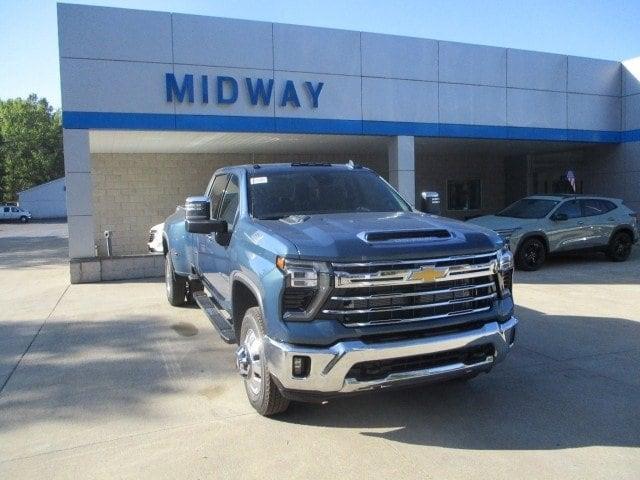 new 2025 Chevrolet Silverado 3500 car, priced at $82,460