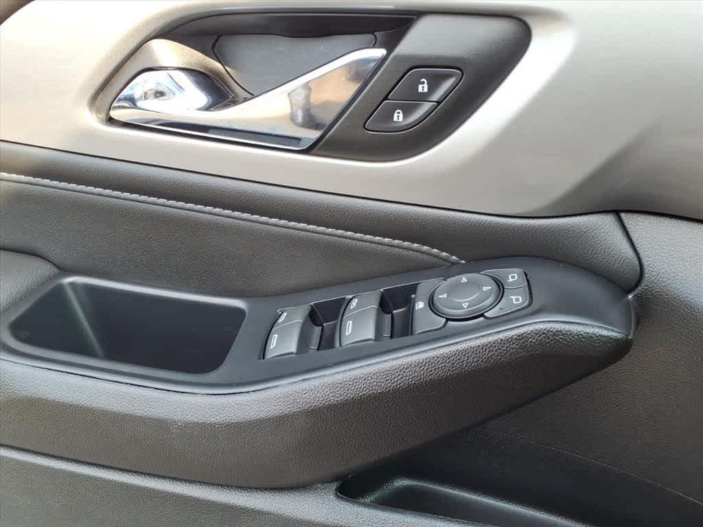 used 2023 Chevrolet Traverse car, priced at $32,995