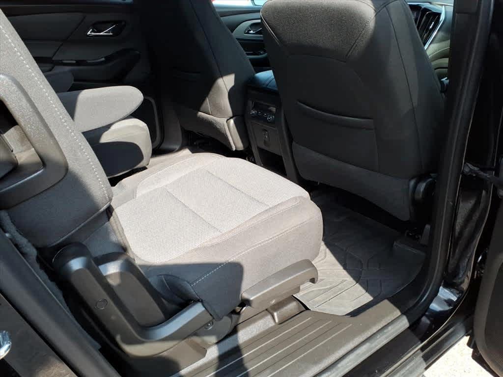 used 2023 Chevrolet Traverse car, priced at $32,995