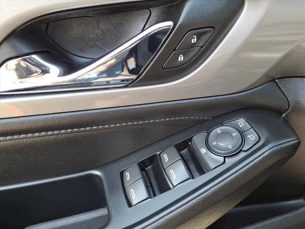 used 2023 Chevrolet Traverse car, priced at $30,995