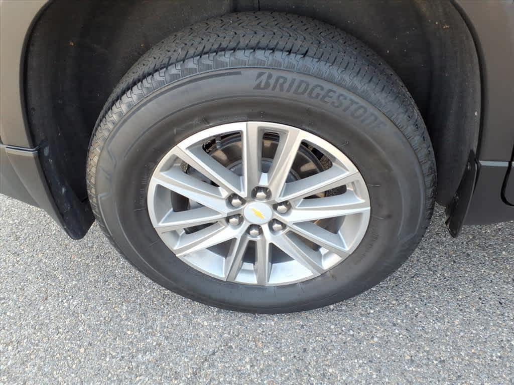 used 2023 Chevrolet Traverse car, priced at $30,995