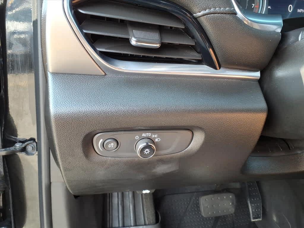 used 2023 Chevrolet Traverse car, priced at $30,995