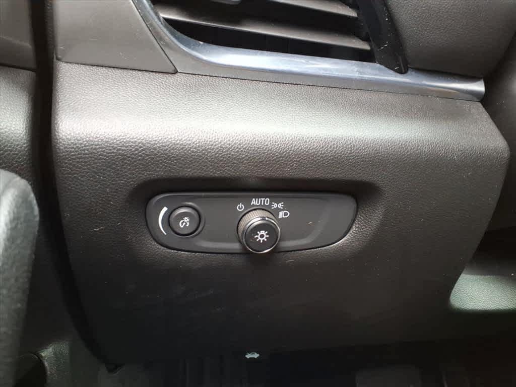 used 2022 Chevrolet Traverse car, priced at $24,895