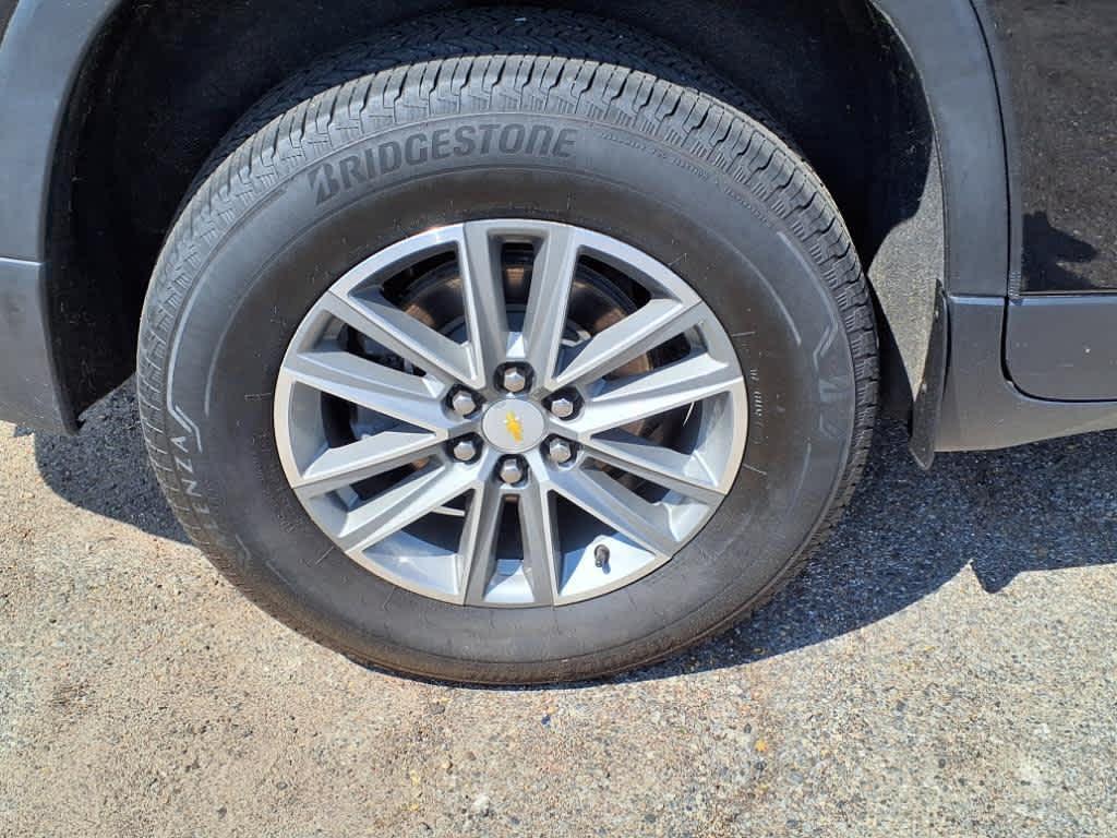 used 2023 Chevrolet Traverse car, priced at $31,995